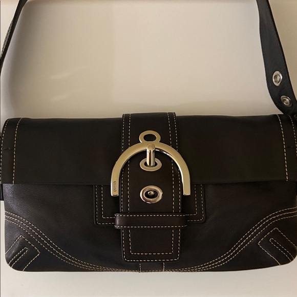 Vintage COACH Soho Flap Hamptons Baguette Shoulder Bag Handbag Black Leather Y2K